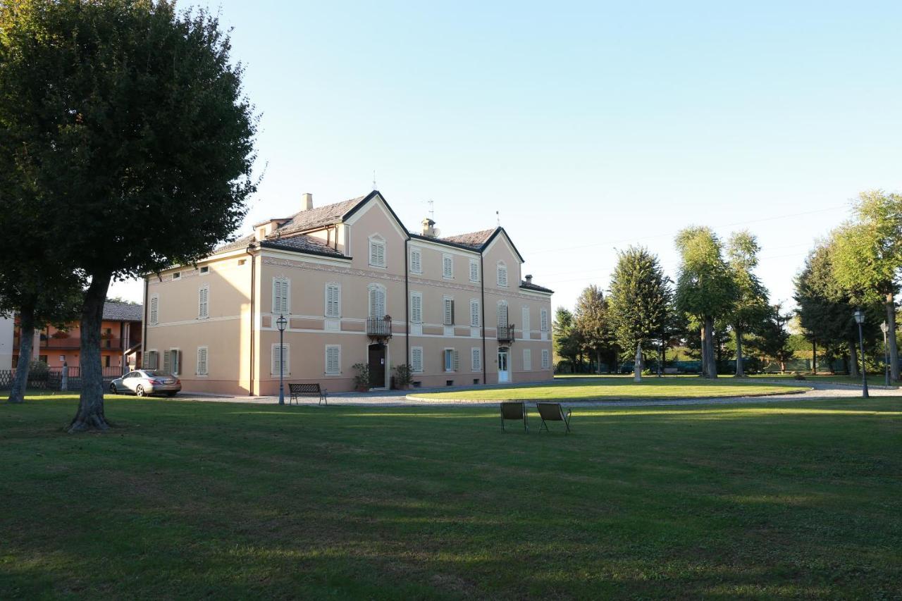 Villa Meli Lupi - Residenze Temporanee Parma Buitenkant foto