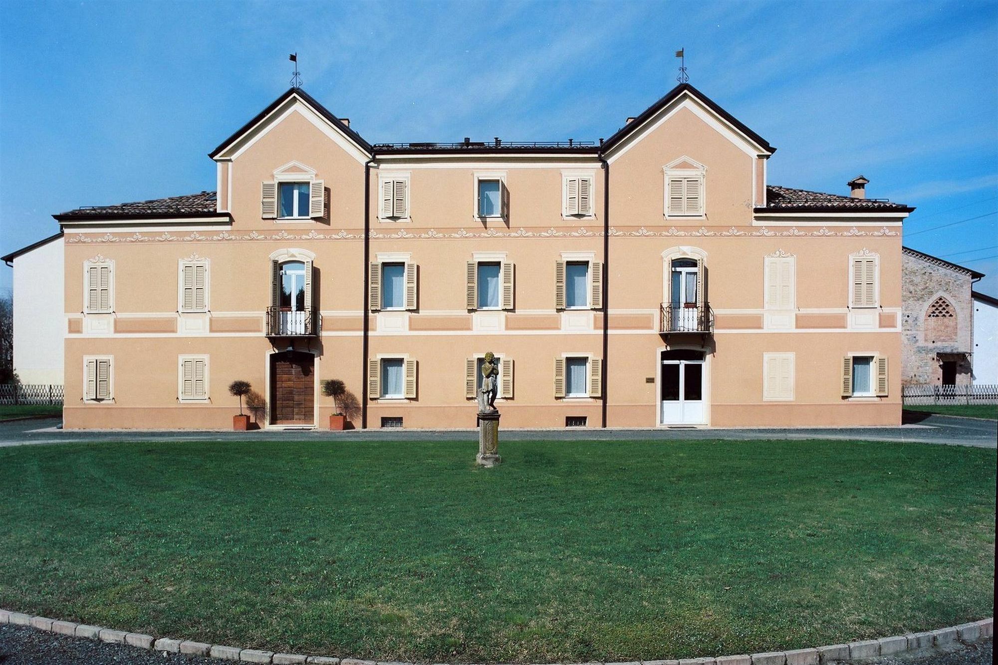 Villa Meli Lupi - Residenze Temporanee Parma Buitenkant foto